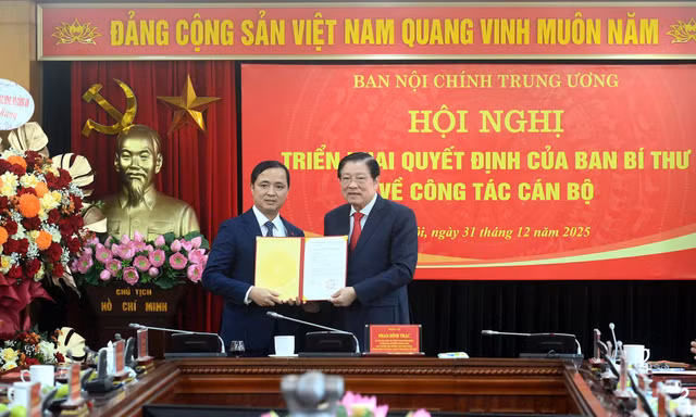 Triển khai quyết định của Ban Bí thư về công tác cán bộ