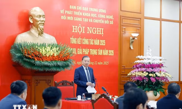 Xử lý cán bộ yêu cầu người dân nộp thêm giấy tờ khi thông tin đã có trên cơ sở dữ liệu