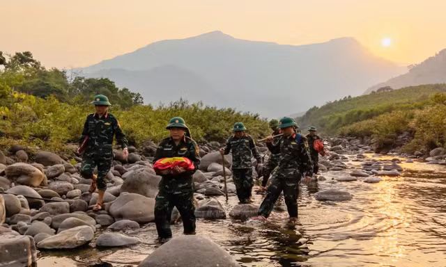 Hưởng ứng chiến dịch ‘500 ngày đêm đẩy mạnh tìm kiếm, quy tập, xác định danh tính hài cốt liệt sĩ’