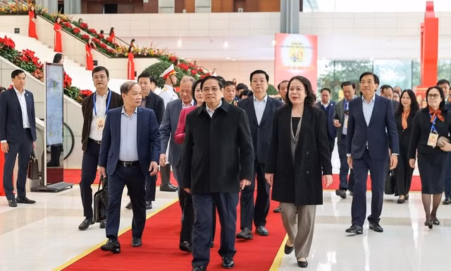 Thủ tướng Phạm Minh Chính kiểm tra công tác chuẩn bị Đại hội Thi đua yêu nước toàn quốc