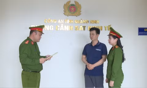 Dùng axit pha với nước lã để sản xuất ‘giấm nếp ủ men từ gạo’