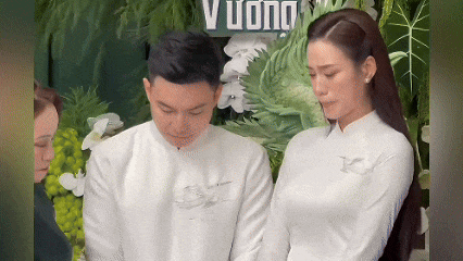 Đỗ Thị Hà bật khóc khi nhận của hồi môn từ cha mẹ, họ hàng