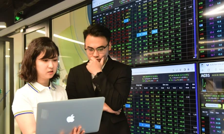 IPO rầm rộ, tưởng toàn 'bom tấn' lên sàn hóa ra... 'bom xịt' 