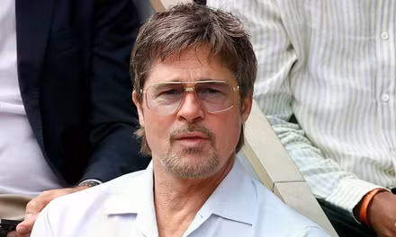 Phản ứng của Angelina Jolie về Brad Pitt 