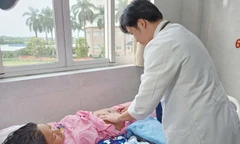 Chủ quan với những cơn đau đầu trong thai kỳ, sản phụ co giật, hôn mê