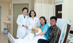 Vi phẫu tìm tinh trùng giúp người đàn ông vô sinh được làm cha