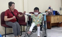 Bé trai 5 tuổi sống sót kỳ diệu sau vụ cả gia đình bị phóng hỏa