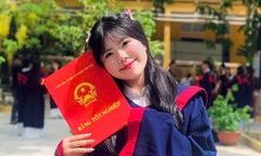 Nữ sinh Sư phạm vượt qua bệnh tật để giữ ước mơ