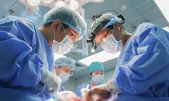 Bác sĩ cảnh báo 'cơn bão hoàn hảo' gây đột quỵ dịp Tết