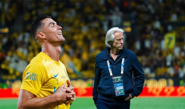 Ronaldo và HLV Jorge Jesus.