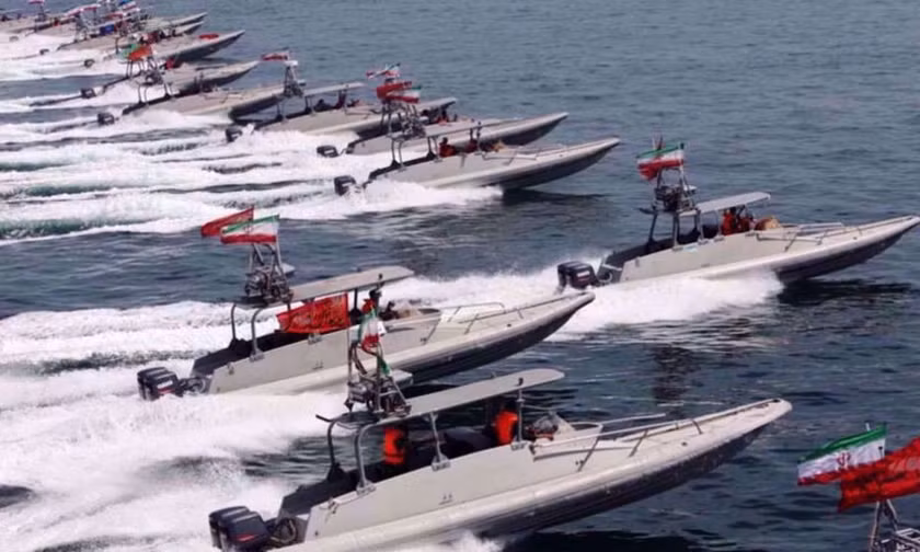Iran kiểm soát toàn bộ giao thông qua eo biển Hormuz, cảnh báo đáp trả hoạt động can thiệp quân sự