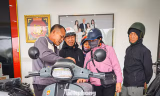 Giá xăng tăng cao, nhiều người đổ xô tìm mua xe điện 