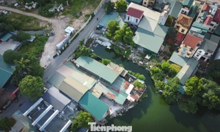 Cận cảnh hồ 25.000m2 ở Hà Nội bị lấn chiếm, xây dựng trái phép