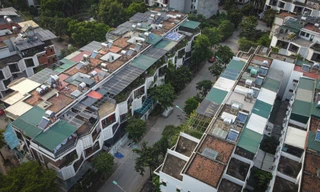 Khu biệt thự, nhà liền kề bị cơi nới, 'đội' tôn như khu tập thể cũ ở Hà Nội