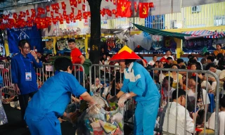 Những ‘chiến binh’ làm sạch phố phường dịp kỷ niệm 80 năm Quốc khánh