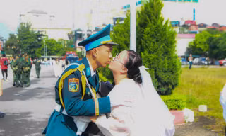 Những màn cầu hôn đặc biệt của chiến sĩ tại Lễ diễu binh 2/9