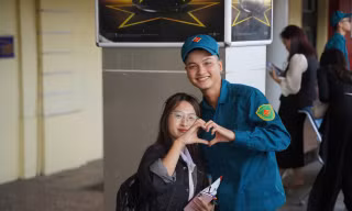 A80: Những chuyện tình được xe duyên từ tình yêu Tổ quốc