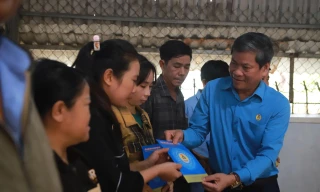 Công đoàn hỗ trợ khẩn cấp 1,5 tỷ đồng cho đoàn viên, người lao động ở Gia Lai