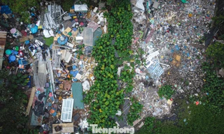 Hà Nội: Hàng nghìn m2 hồ Ngòi bị 'nuốt chửng' bởi rác thải và công trình trái phép