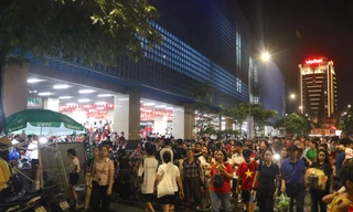 Hàng nghìn người ở ga Cát Linh sau chương trình hợp luyện diễu binh