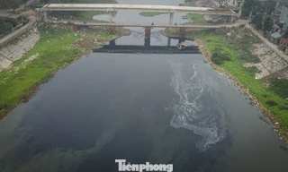Sông Đáy bị 'bức tử' bởi dòng thủy triều đen sau vụ Tết