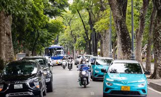 Hà Nội miễn 100% vé xe buýt Vành đai 1, hỗ trợ 30% lãi suất vay đổi xe xanh