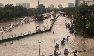 Hà Nội lý giải nguyên nhân khu vực Long Biên ngập sau trận mưa lớn 