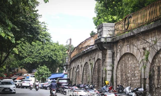 Không gian văn hóa vòm cầu Phùng Hưng dang dở sau 8 năm 'thí điểm'