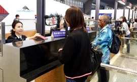 Học sinh Việt Nam bị phạt 178 triệu vì 5 gói xúc xích bà cho vào va li tới Đài Loan: Cần lưu ý gì?