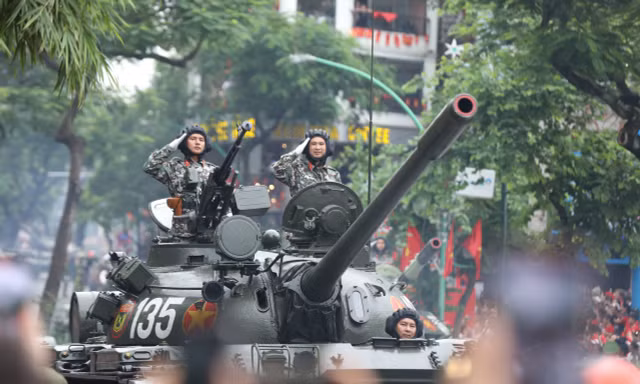 Mãn nhãn với dàn xe tăng, thiết giáp tham gia sơ duyệt diễu binh