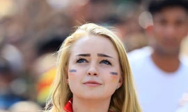 Bóng hồng Đức - Mexico đọ nhan sắc nóng rực cầu trường