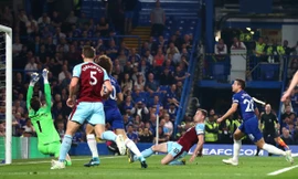 Bị Burnley cầm hòa, Chelsea lỡ cơ hội vào Top 3