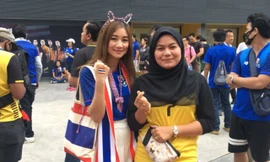 Bóng hồng Malaysia và Thái Lan ‘đốt cháy’ khán đài sân Bukit Jalil