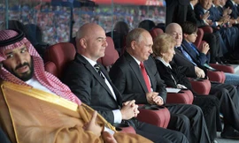 Nhìn gần ông Putin ở trận Nga thắng '5 sao' ngày khai mạc