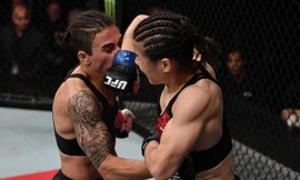 Weili Zhang hạ gục Jessica Andrade chỉ sau 42 giây thi đấu.