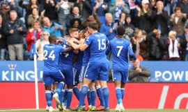 VIDEO: Mất quân, Arsenal sụp đổ tan tành trước Leicester