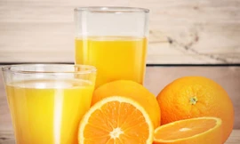 Máy vắt cam ‘thần kỳ’: Tái chế vỏ cam thành cốc đựng nước cam