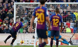 Suarez (9) đã giúp Barca "vùi dập" Real bằng một cú hat-trick.