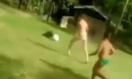 Clip: Cún cưng xử lý bóng chẳng kém Messi