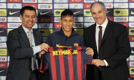 Neymar đối mặt với án tù 6 năm vì gian lận trong việc chuyển nhượng.
