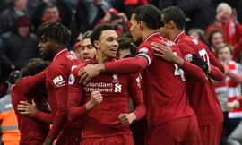 VIDEO: Đả bại Tottenham, Liverpool vượt mặt Man City