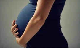 Dùng 50.000 USD 'dụ dỗ' phụ nữ có bầu với cầu thủ World Cup