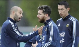 Lionel Messi và Javier Mascherano đã yêu cầu LĐBĐ Argentina cho họ được quyền tự quyết định số phận.