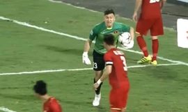 Tờ Fox Sports Asia cho rằng đội tuyển Việt Nam cần một thủ lĩnh nơi hàng thủ.