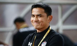 Nhiều CĐV Thái Lan kêu gọi HLV Kiatisak trở lại.