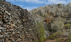 Một phần của bức tường.