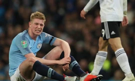 Kevin De Bruyne có khả năng phải nghỉ dài hạn vì chấn thương dây chằng đầu gối.