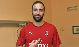 Juventus bán ‘bom tấn’ Higuian, đón Bonucci trở lại