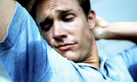 Ráy tai có liên quan đến bệnh hôi nách?