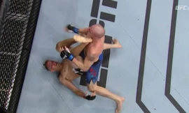 Niko Price ra đòn hạ knock-out đối thủ.